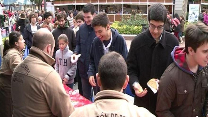 Una niña de 10 años gana el cheque regalo de 300 euros de El Corte Inglés repartido en el roscón de Reyes de Badajoz