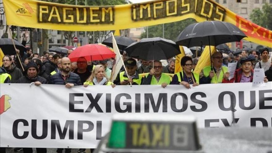 Los taxistas pararán en toda España el 30 de mayo