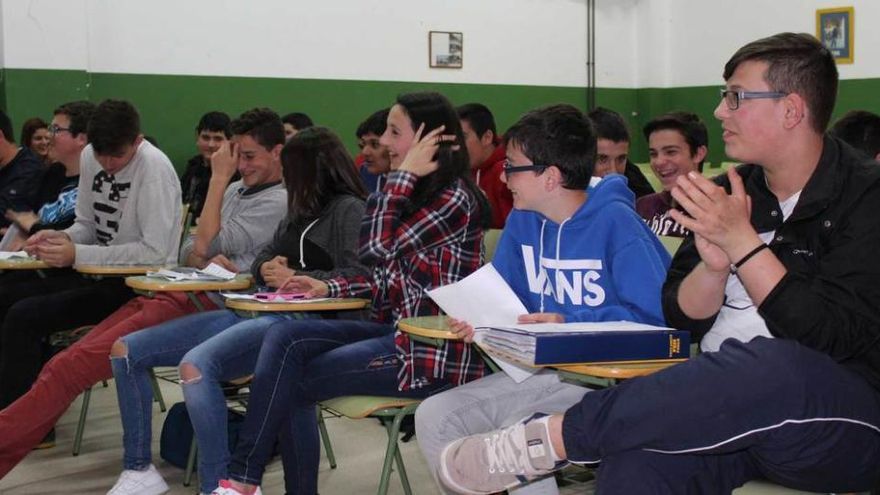 Los alumnos asistentes a la charla.