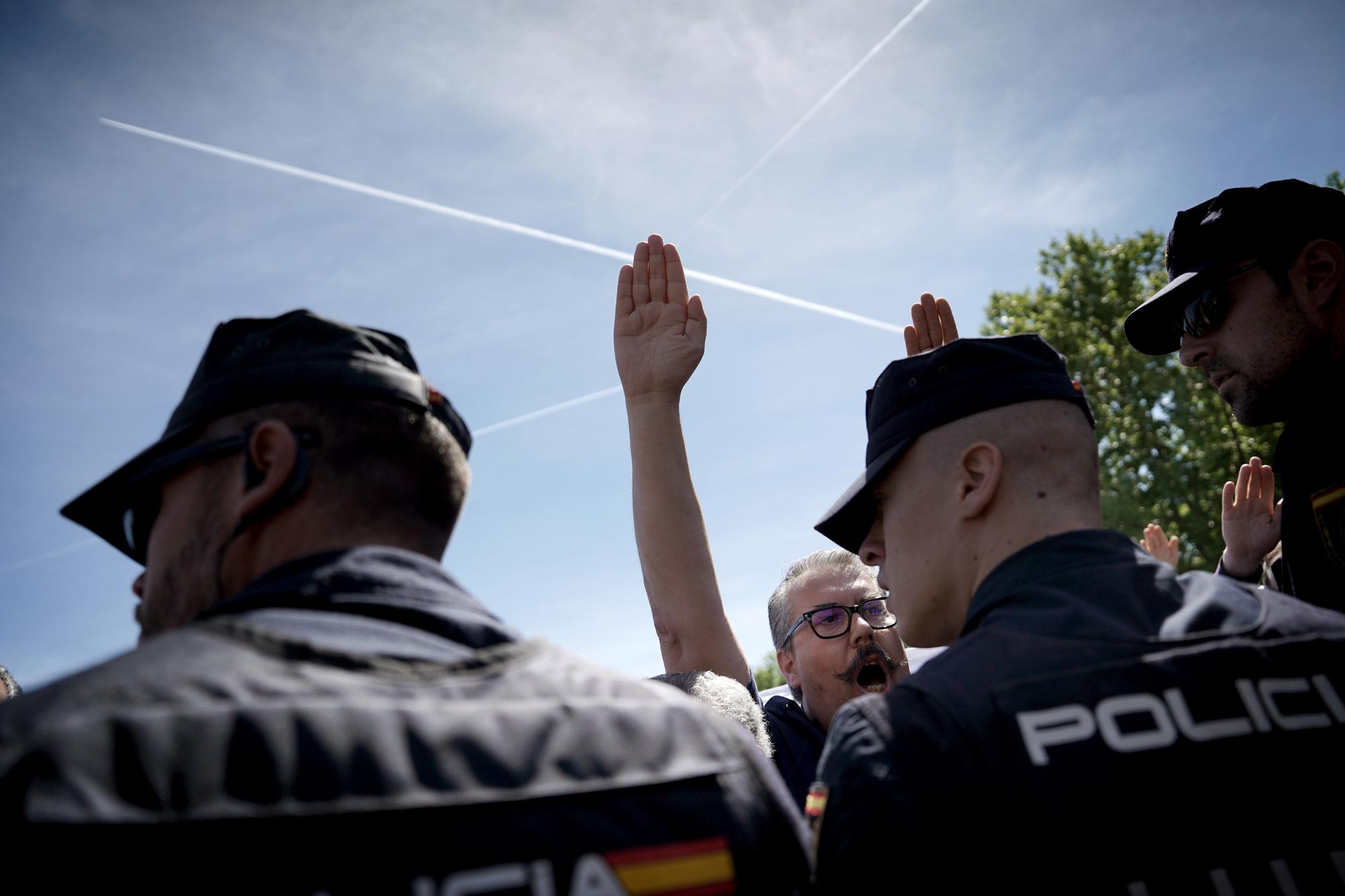 Falangistas protagonizan incidentes en Madrid por el traslado de los restos de José Antonio Primo de Rivera