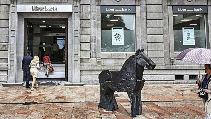 Exterior de la sede central de Liberbank, en Oviedo.