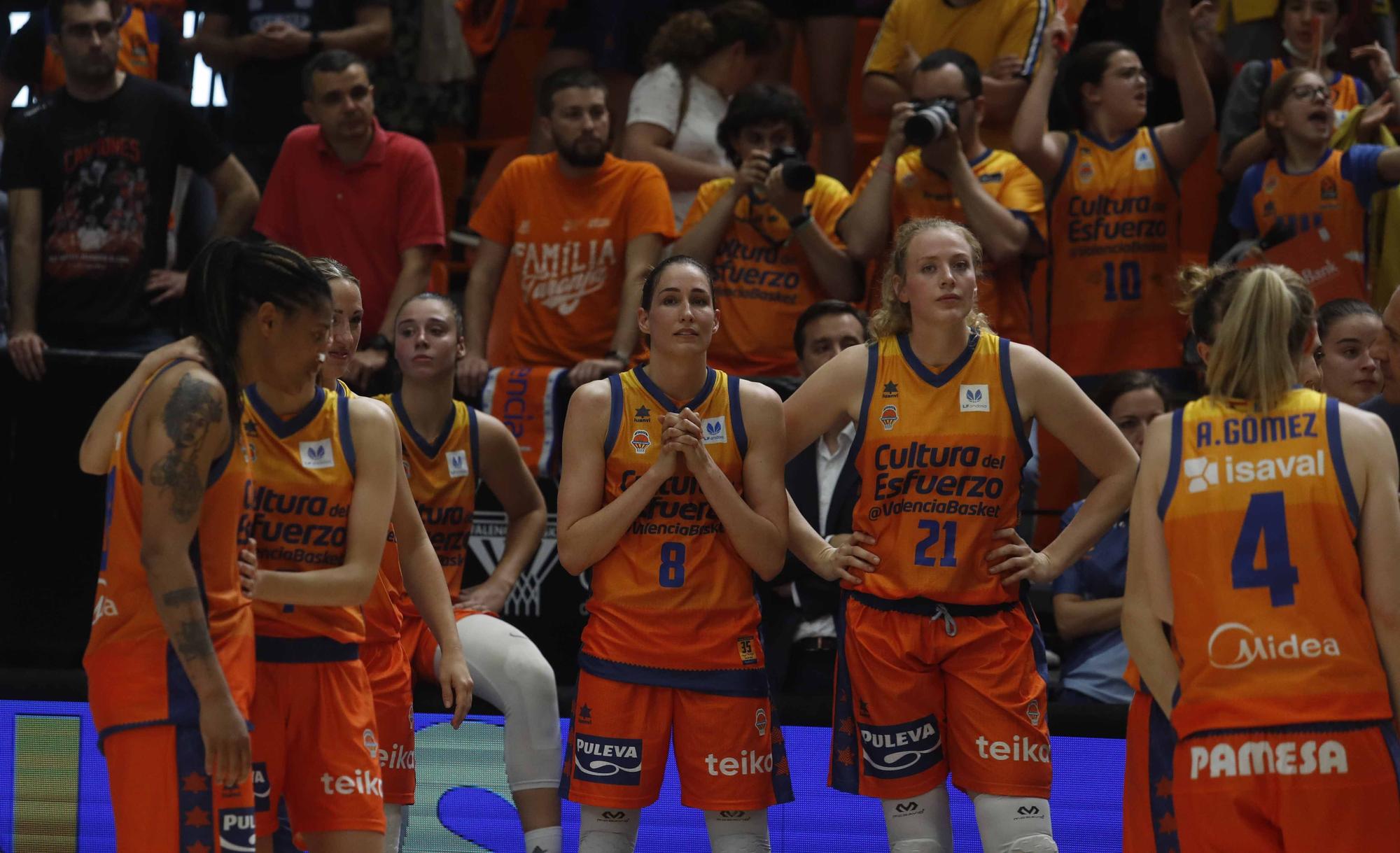 Adiós a la Liga entre aplausos para el Valencia Basket