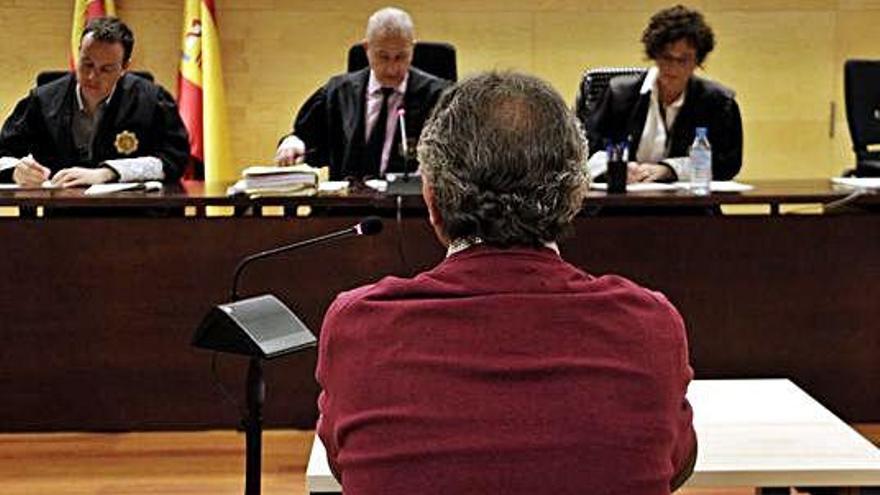 Jutgen un acusat d&#039;estafar més de 12.000 euros a una dona amb discapacitat que va conèixer en una web de cites