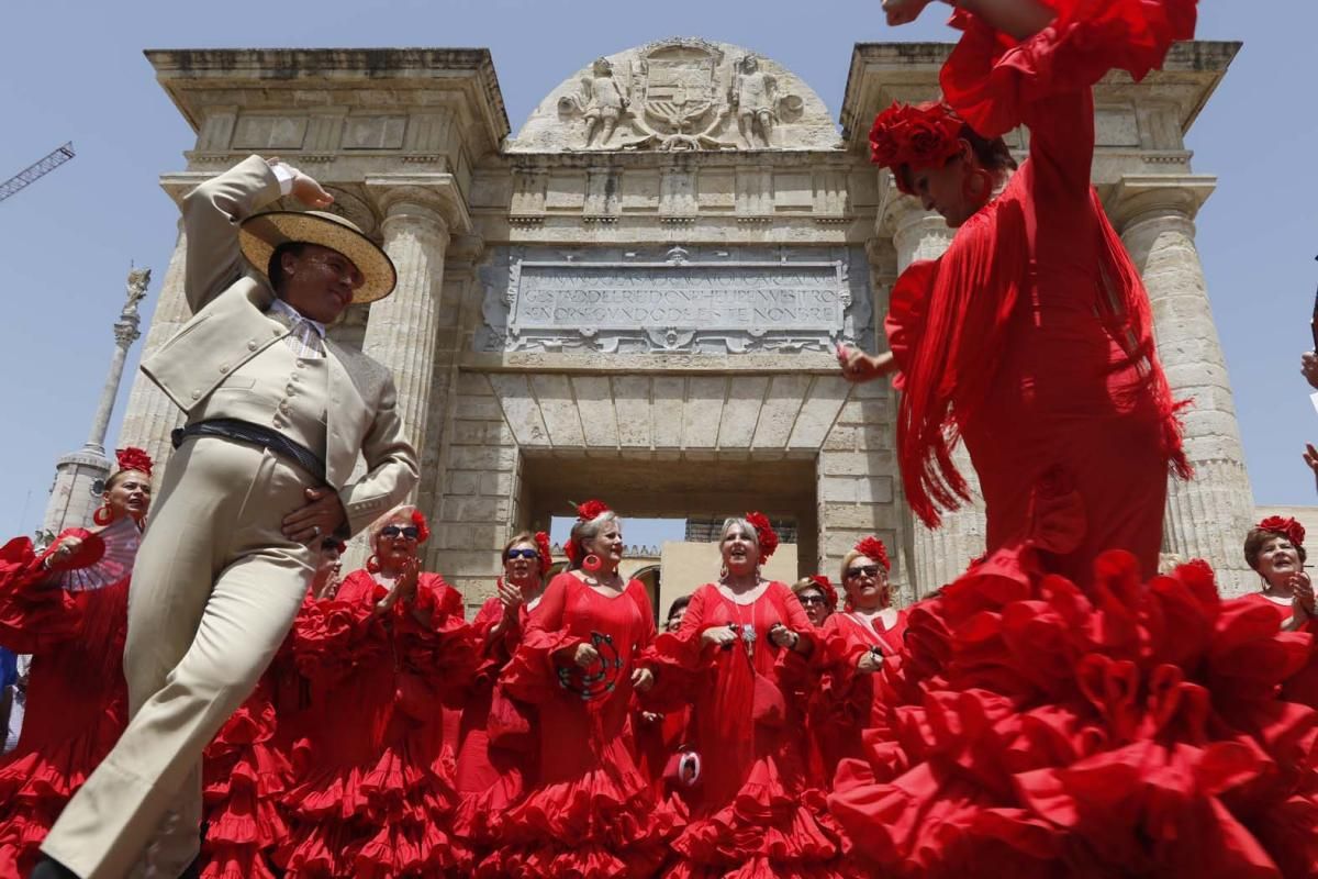 Fotogalería / 24 coros rocieros 'toman' El Arenal