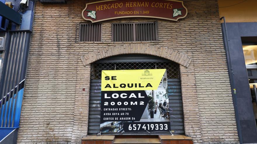 El histórico mercado Hernán Cortés cierra sus puertas: &quot;Como un jarro de agua fría&quot;