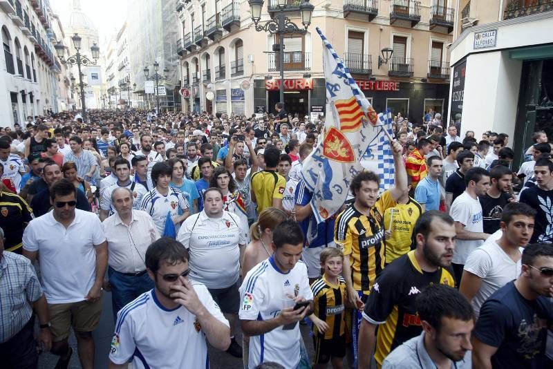 Concentración de aficionados por el futuro del Real Zaragoza