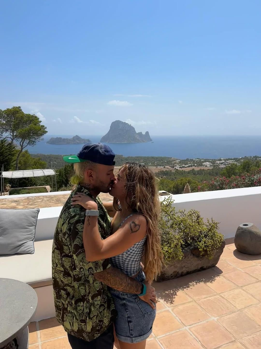 Karol G y Feid en Ibiza
