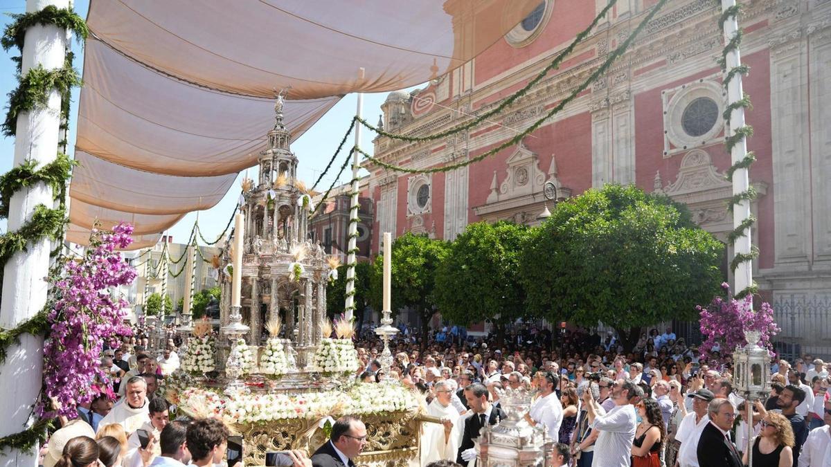 Imágenes de la procesión del Corpus por las calles de Sevilla