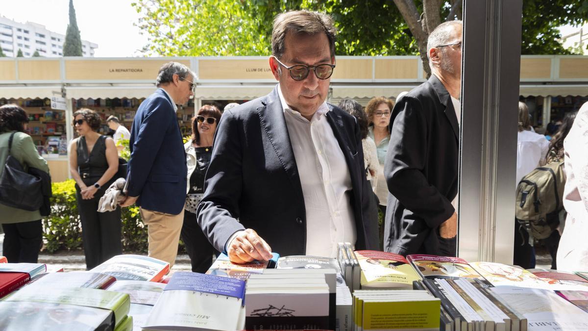 Valencia. VLC. Inauguracion de la Feria del Libro con la asistencia, entre otros, de la consellera de cultura y educacion Maria del Carmen Orti. Miquel Nadal