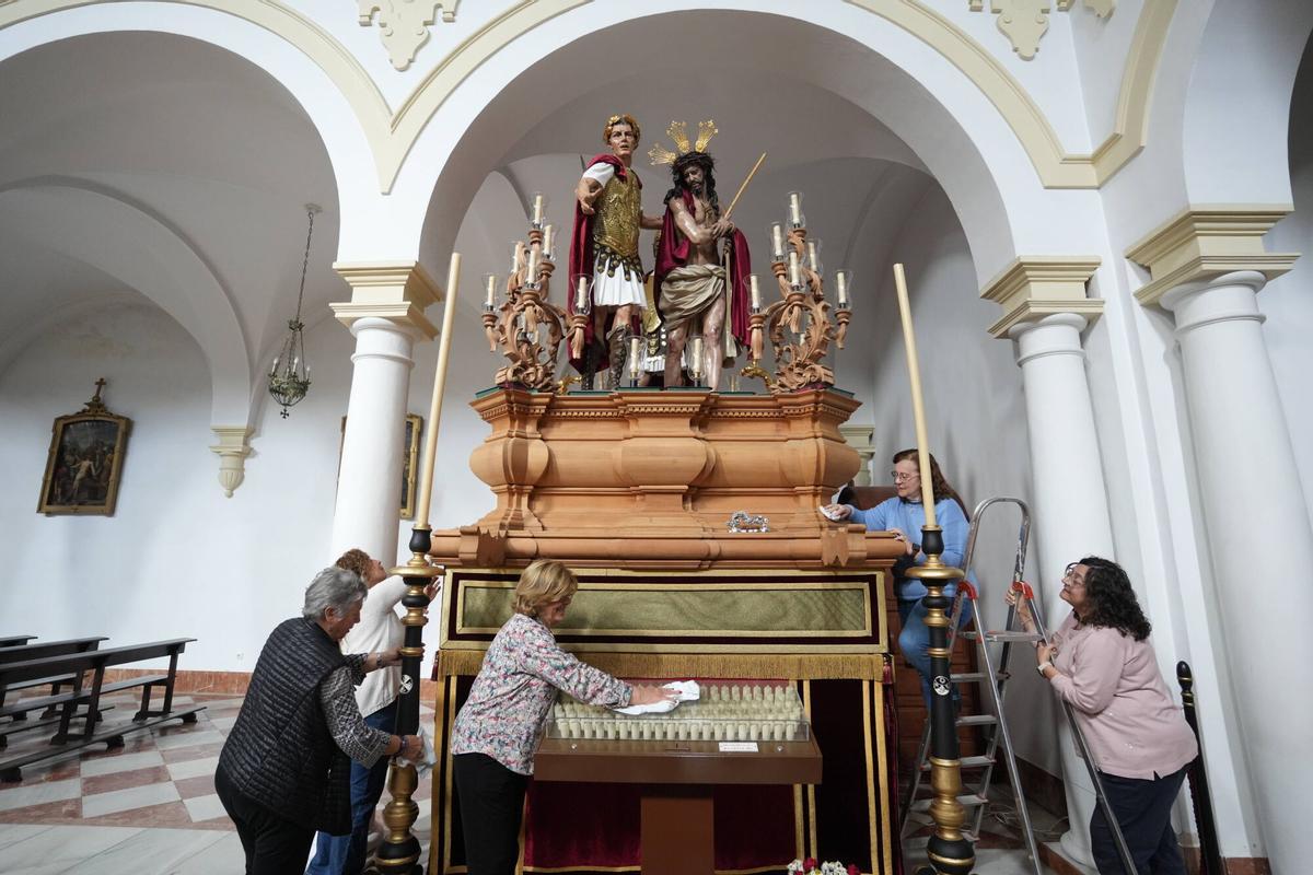 Así preparan desde la hermandad de la Presentación en el Pueblo su imagen, que este año se incorpora al Lunes Santo.