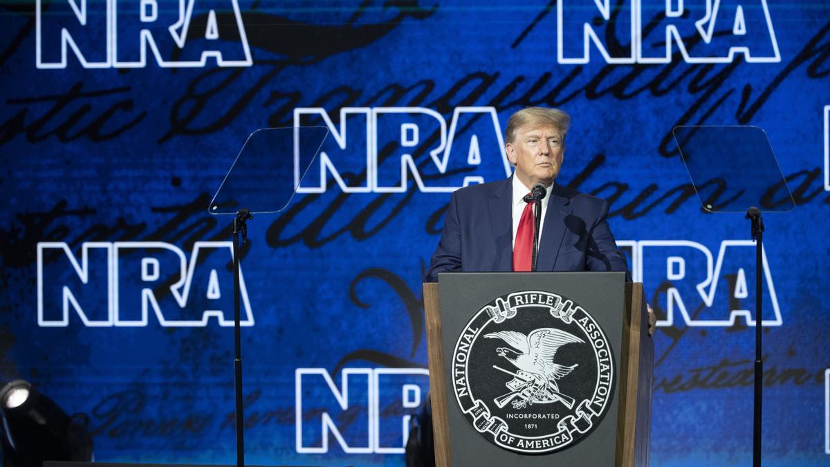 El expresidente de Estados Unidos Donald Trump durante su discurso en el acto de la Asociación Nacional del Rifle en Houston.