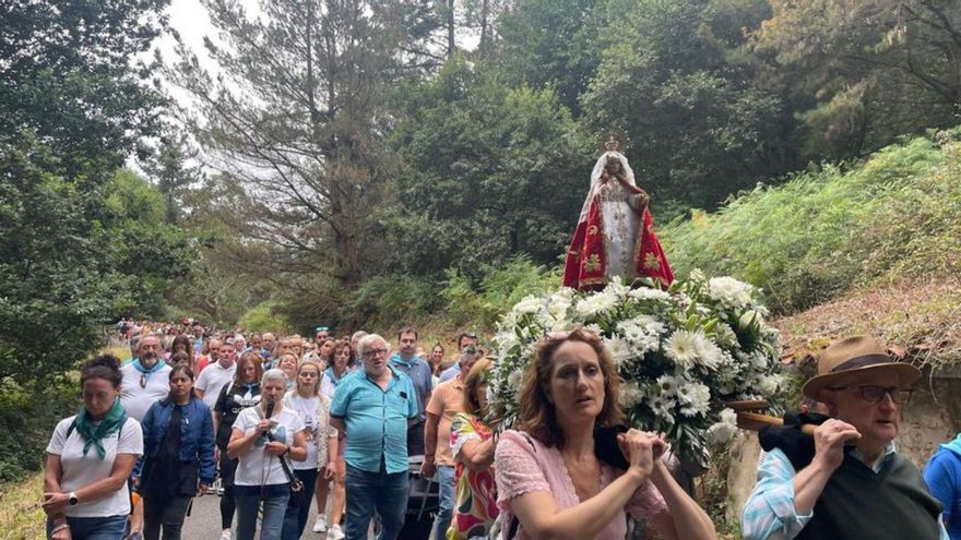 La Virgen del Viso ya está en la colegiata de Salas: &quot;Es un día muy especial&quot;