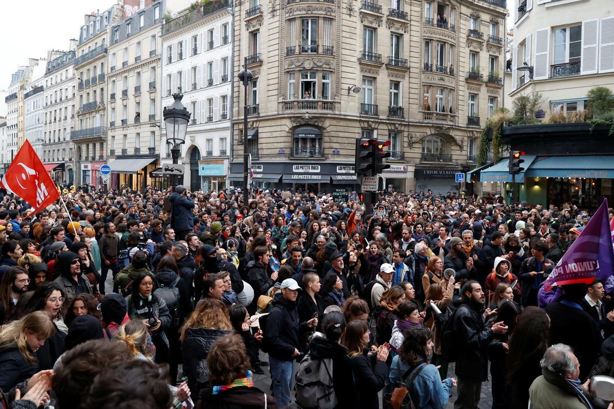 Nueva jornada de protestas en Francia contra la reforma de las pensiones. En un discurso televisado desde el Elíseo marca los grandes retos en lo que le queda de mandato y trata de pasar página.