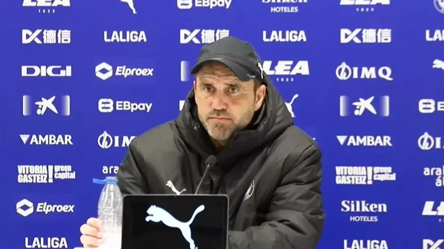 Coudet y la jugada de Julián: "Sin VAR, el Alavés sería 9º"