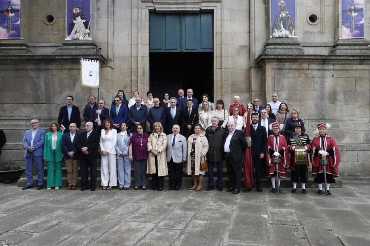 Reunión en la Pascuilla de las autoridades y Fillos e Amigos de Padrón
