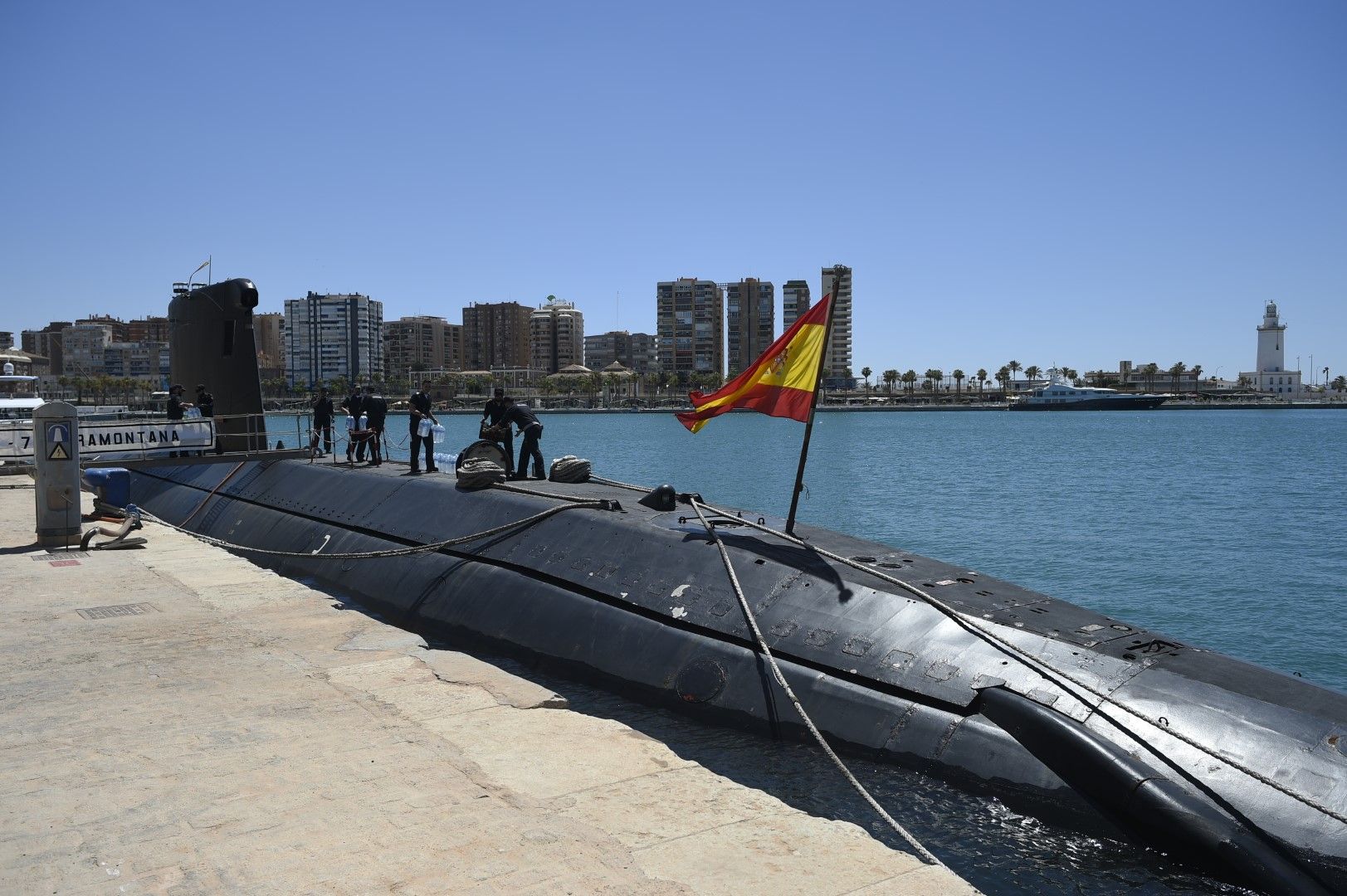 El submarino S-74 Tramontana atraca en el Puerto de Málaga