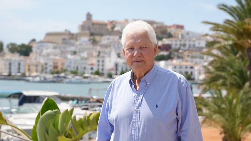 La ciudad de Ibiza reconoce al pediatra Eladio Merino con su Medalla de Oro