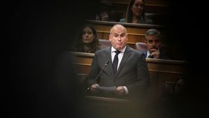 13/11/2024 El portavoz del grupo parlamentario popular en el congreso, Miguel Tellado, durante el Pleno del Congreso, a 13 de noviembre de 2024, en Madrid (España). El pleno ha comenzado con la intervención de Torres para informar de las consecuencias de la DANA que asoló Valencia y otras provincias la semana pasada provocando más de 210 muertos y decenas de desaparecidos. La comparecencia fue solicitada por el propio ministro con idea de informar de los mecanismos de prevención, el funcionamiento de los sistemas de alerta, la gestión de la emergencia, el cómputo de daños causados por el temporal y las ayudas que tiene previstas el Ejecutivo, entre otros asuntos. Además, el PP y VOX pedirán al Gobierno explicaciones por la gestión de la DANA. POLITICA Fernando Sánchez - Europa Press