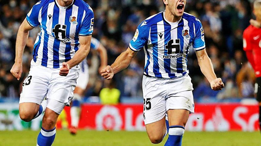 Lobete celebra el gol de la Real Sociedad. |  // JUAN HERRERO