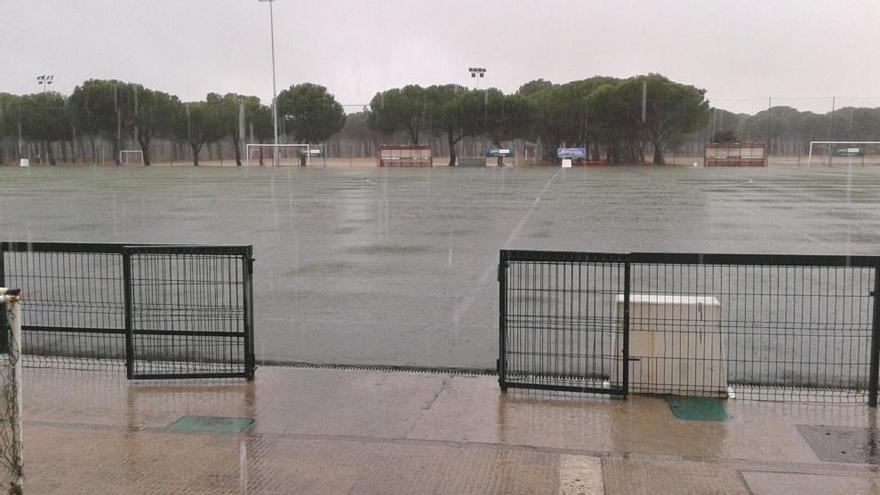 Estado en que quedó con las lluvias el campo de Los Pinos, en Simancas.