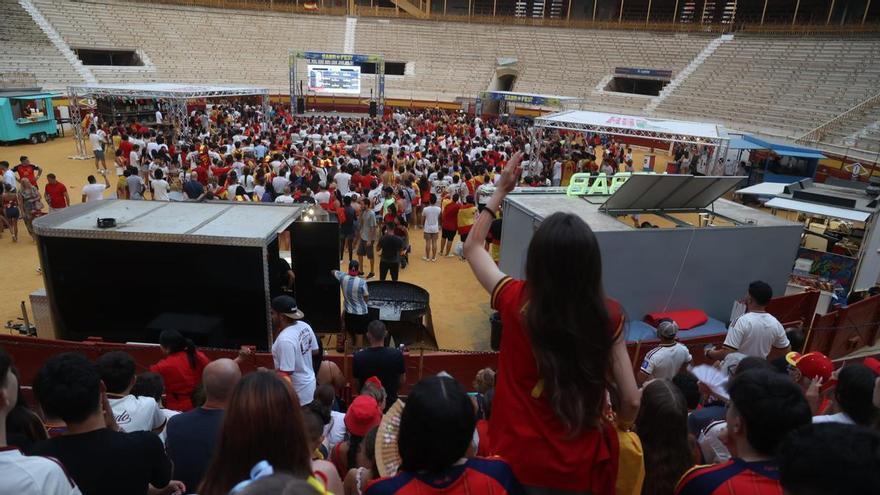 Caos durante la final del Mundial, España - Argentina, en la Plaza de Toros de Alicante
