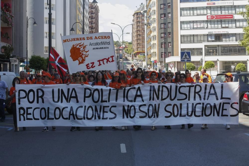 Los trabajadores de Arcelor de Zumárraga y Sestao se manifiestan en Avilés