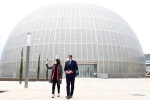 Isabel Díaz Ayuso y Enrique López en una visita a la actual sede del Instituto de Medicina de Legal y Ciencias Forenses, ubicada junto a la futura Ciudad de la Justicia.