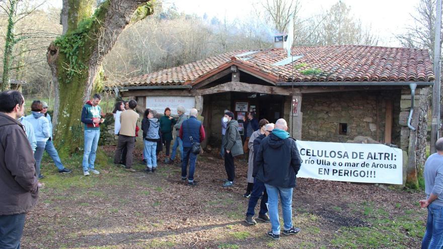 Una acción de Ulloa Viva en A Eira da Xoana, en Ramil (Agolada). |   // CEDIDA