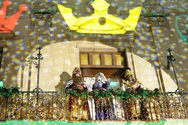 Melchor, Gaspar y Baltasar llegan a Castelló: ilusión máxima bajo los abrigos