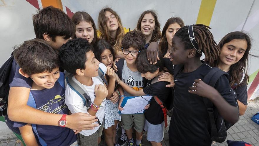 &quot;Sufrirá sin sus amigos&quot;: la historia de Gabriel, el niño separado de sus compañeros para evitar la segregación escolar