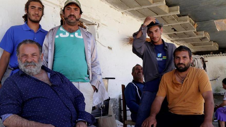 Juan Manuel &#039;El Canuto&#039;, en su casa rodeado de familiares.