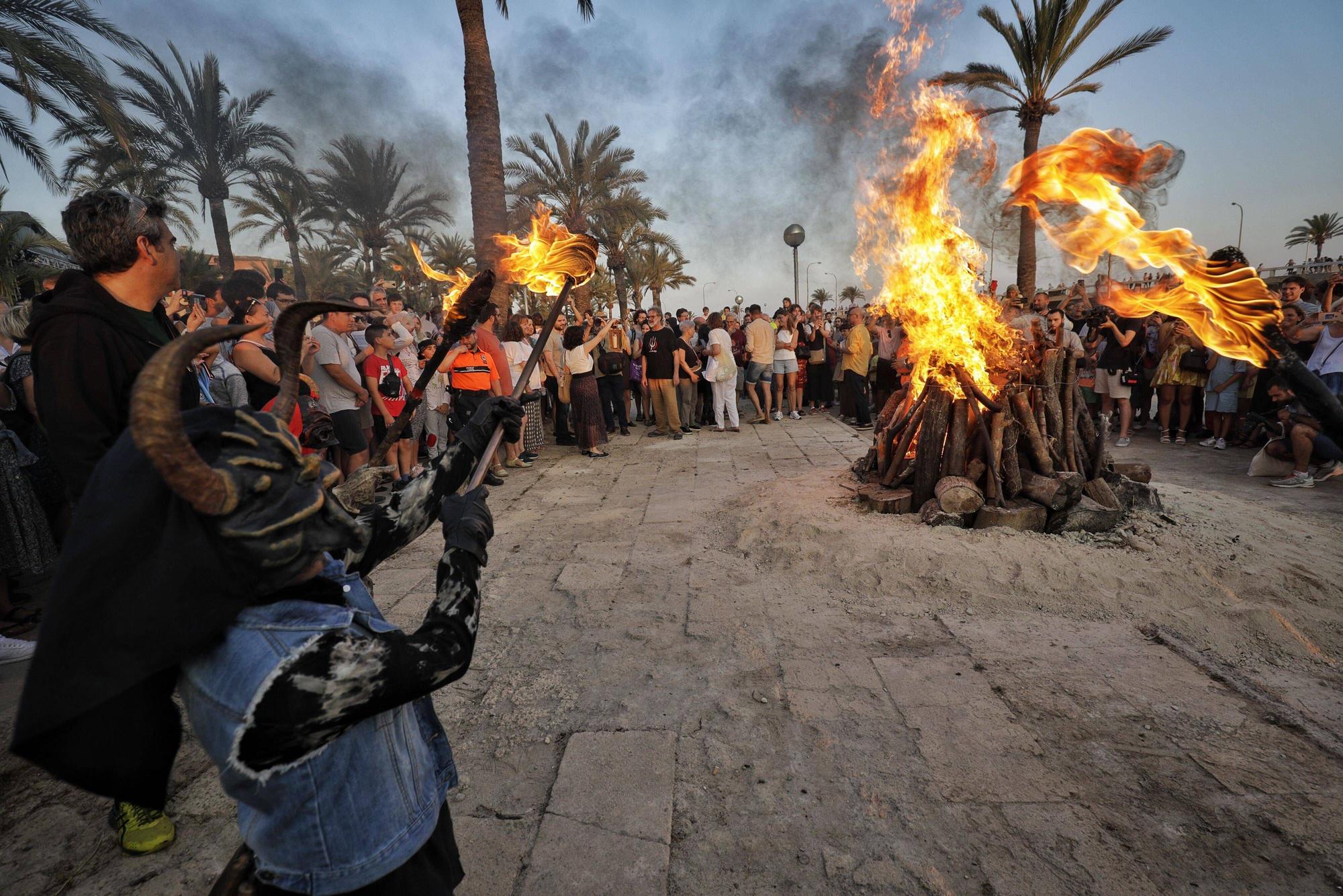FOTOS | Nit de Sant Joan en Palma: Correfoc en el Parc de la Mar