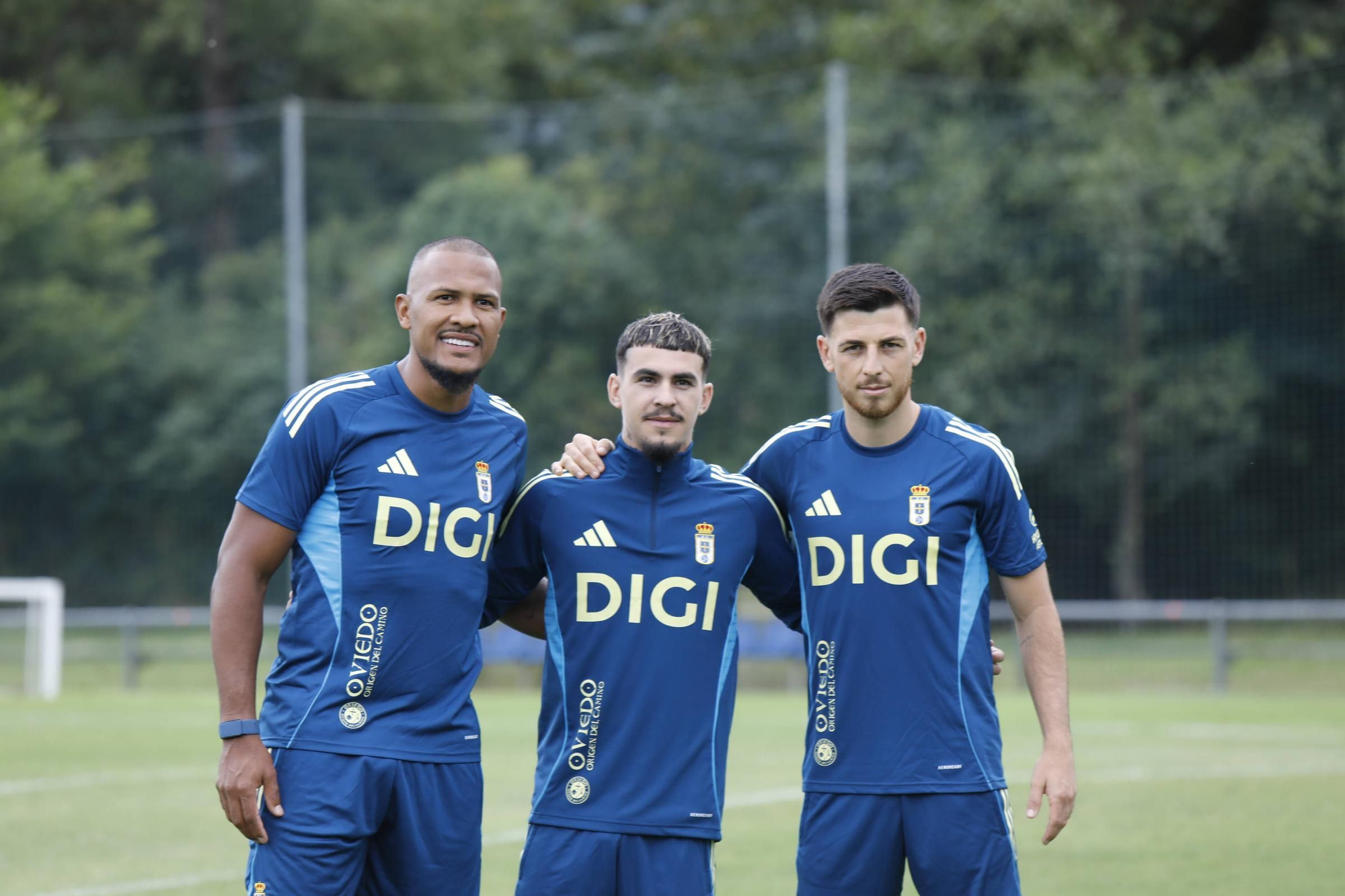 En imágenes: así fue la primera sesión de entrenamientos de Primera en El Requexón con Rodón, Reina y Domingues