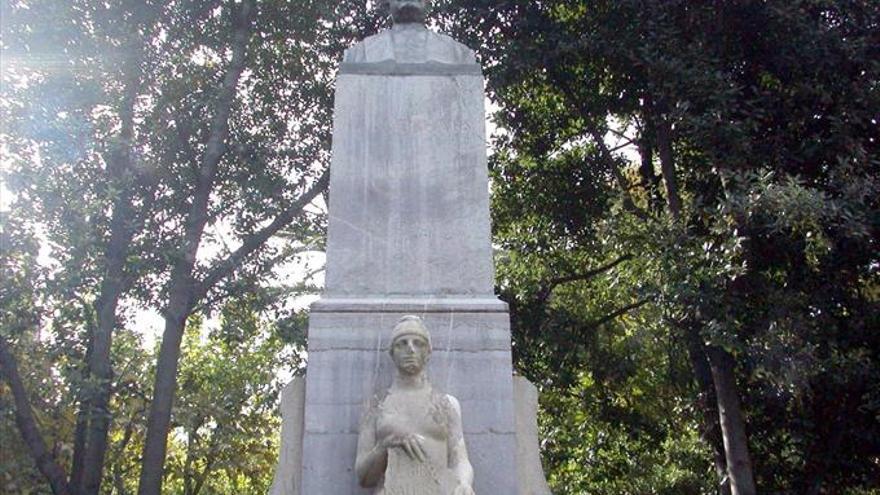 La estatua a Muñoz Chaves en Cáceres, decapitada