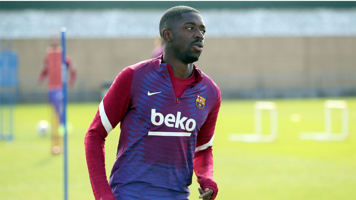 Dembélé continúa ejercitándose al margen de sus compañeros del Barça