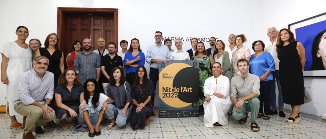 Galeristas, artistas y representantes de las entidades colaboradoras en la Nit de l&#039;Art.