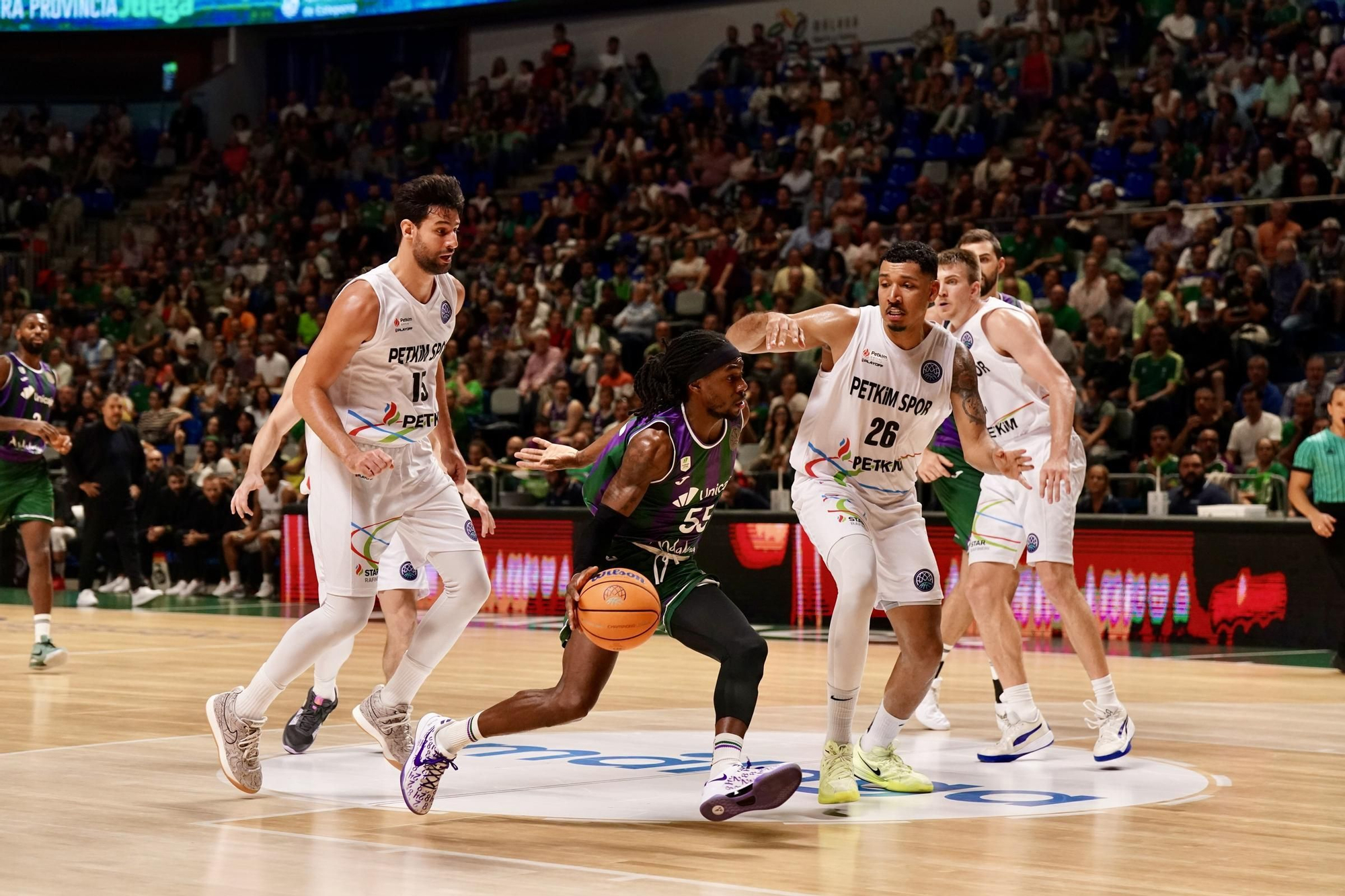 Partido disputado entre el Unicaja y el Aliaga Petkimspor de la BCL