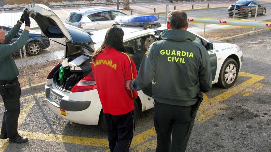 Detenidos por una decena de robos en el Puerto de Mazarrón