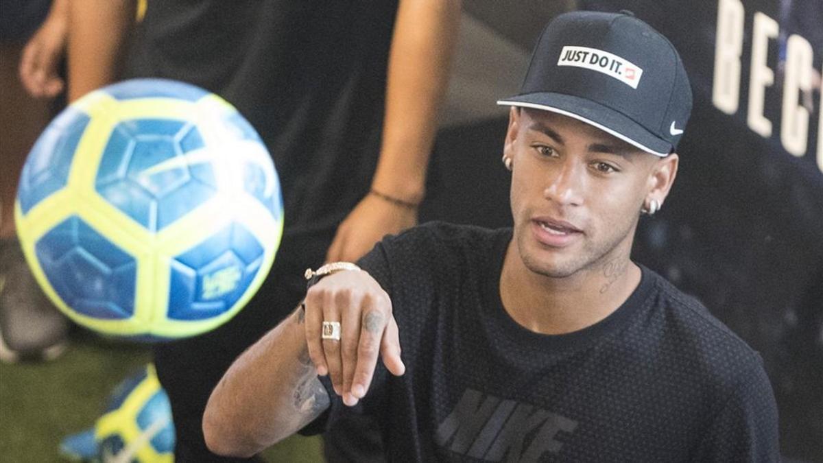 Neymar está cada vez más cerca del París Saint Germain