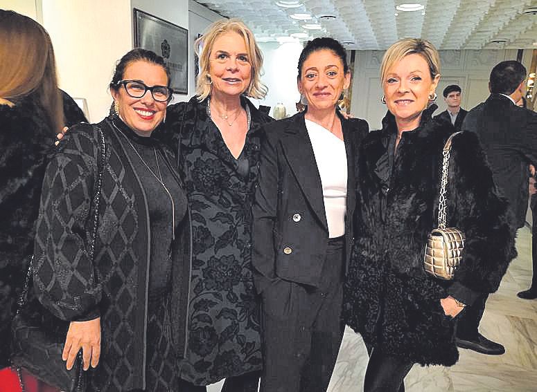 Cristina Gómez, Lourdes Planas, Mercedes y Cati Torrens.