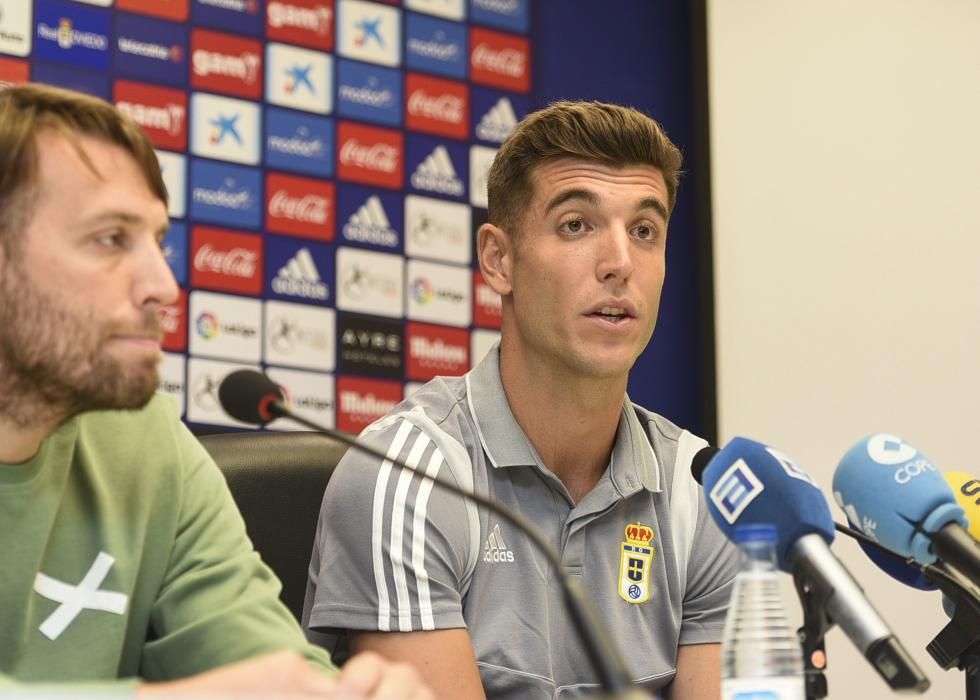 Presentación de Javi Fernández con el Real Oviedo