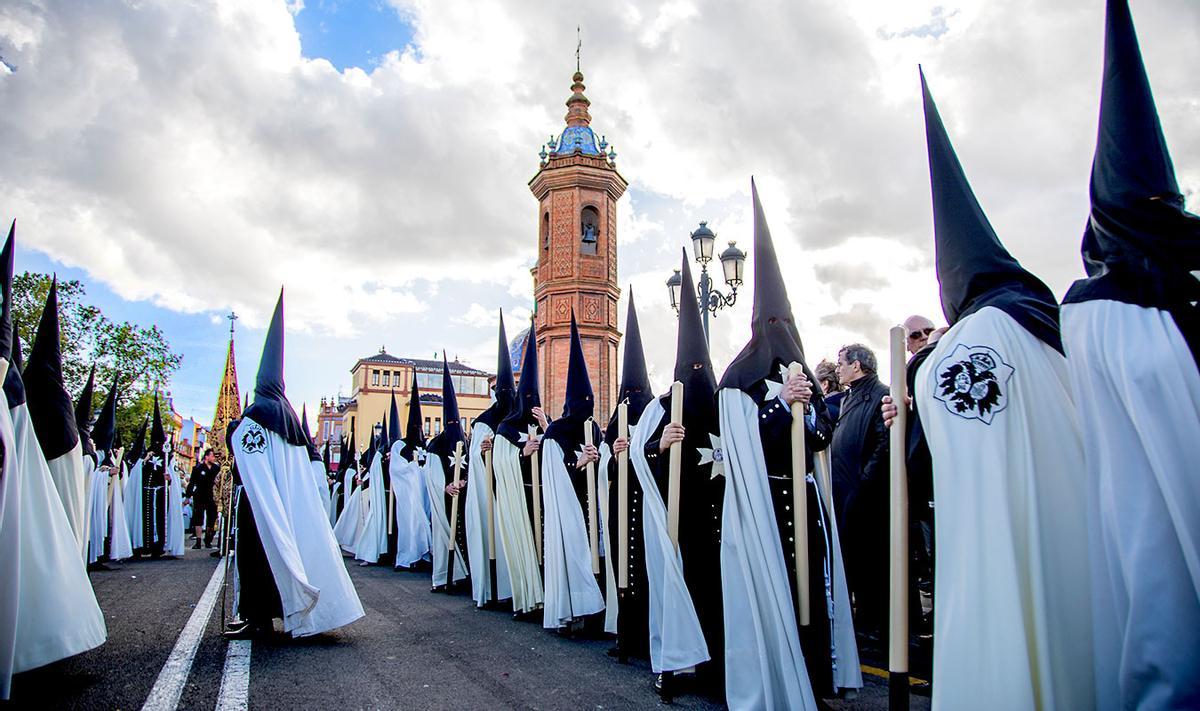 Procesión de El Cachorro en la Semana Santa de Sevilla.