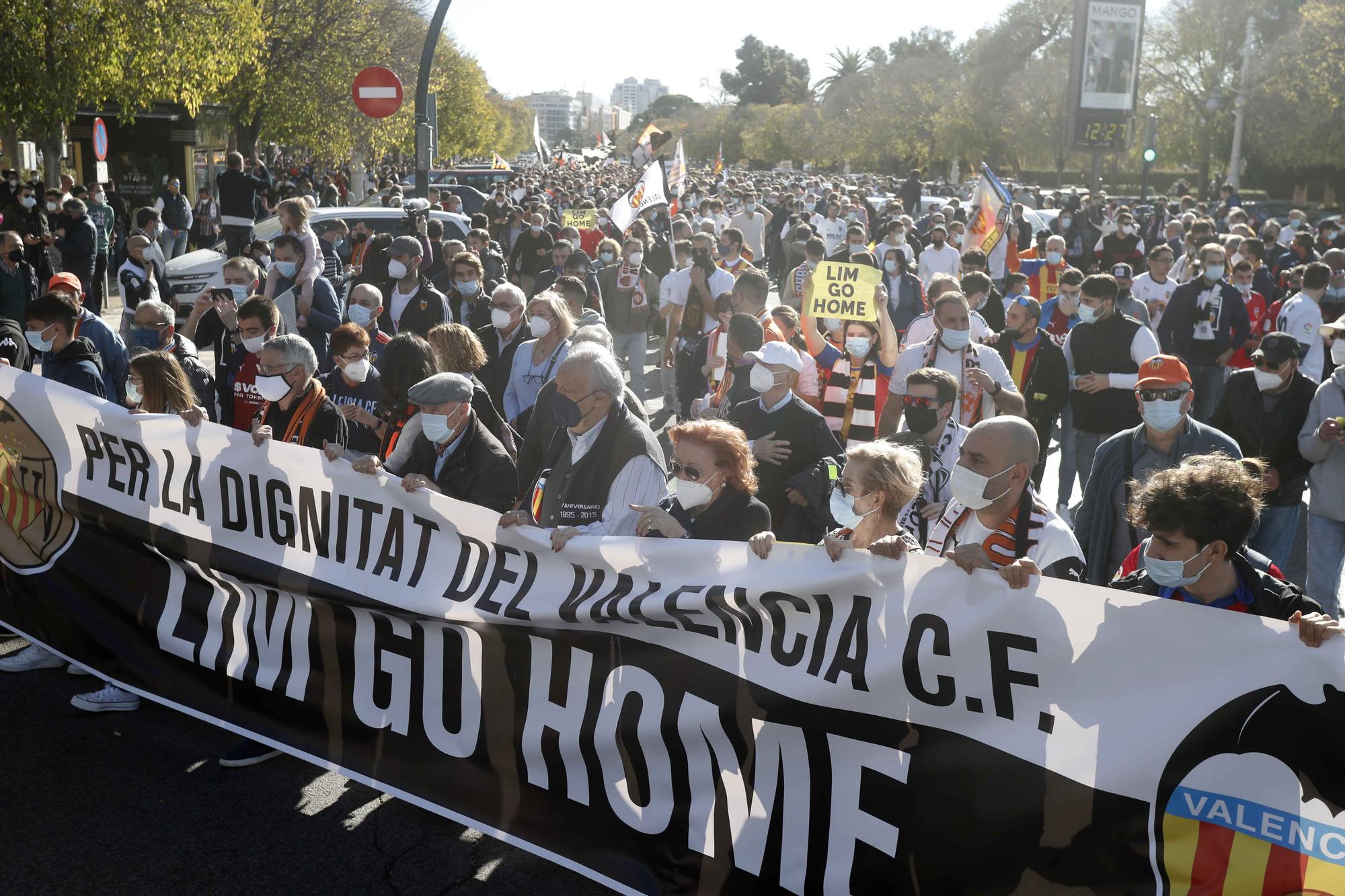 La manifestación valencianista contra Peter Lim (primera parte)