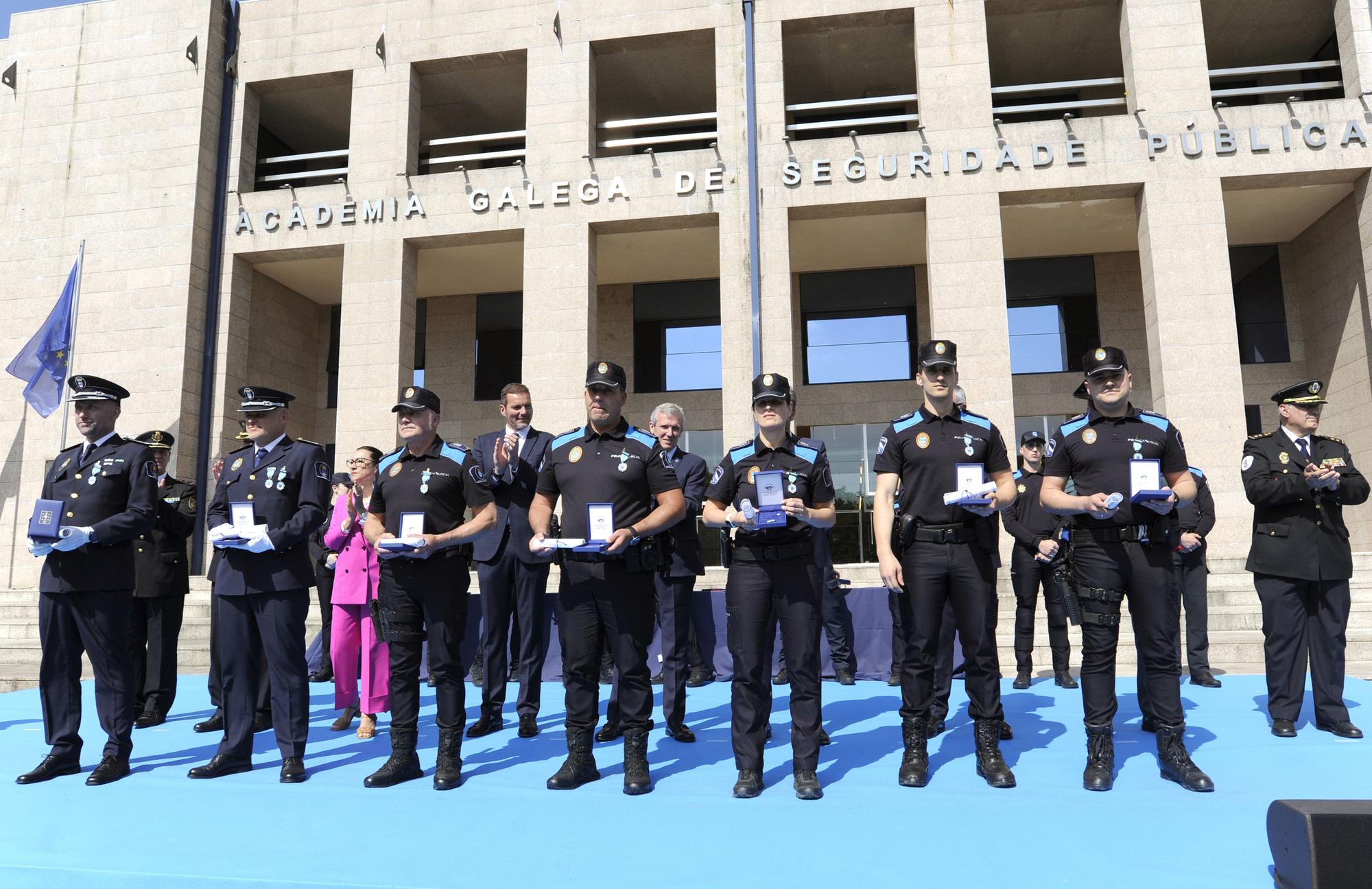 Masiva entrega de distinciones en la academia gallega de Policía Local