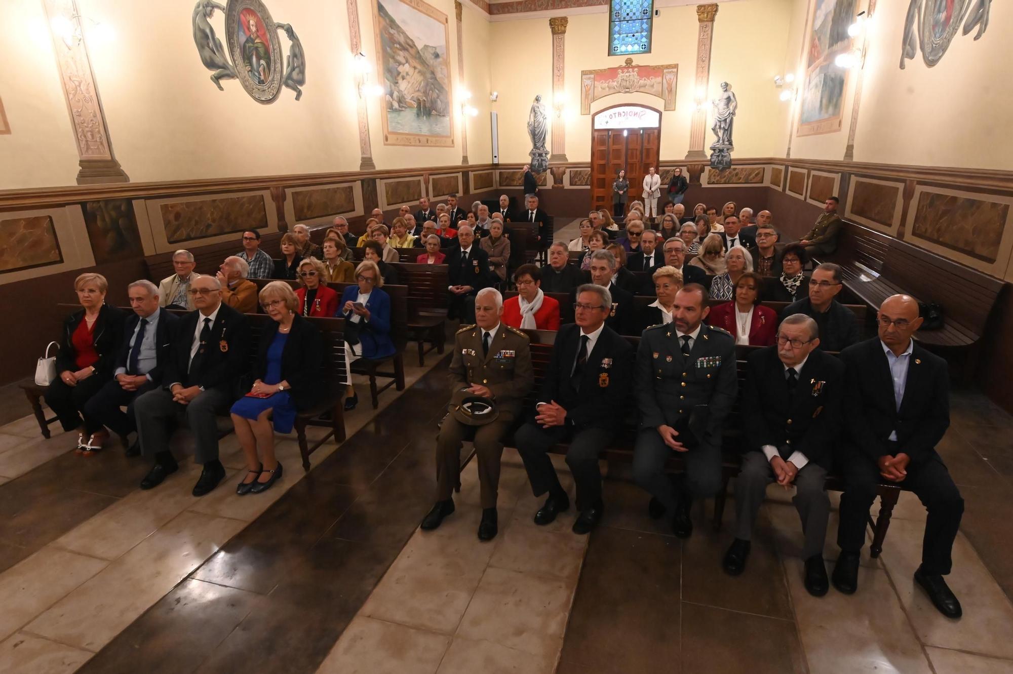FOTOGALERÍA I La Real Hermandad de Veteranos de las Fuerzas Armadas y la Guardia Civil reconoce a voluntarios en Vila-real