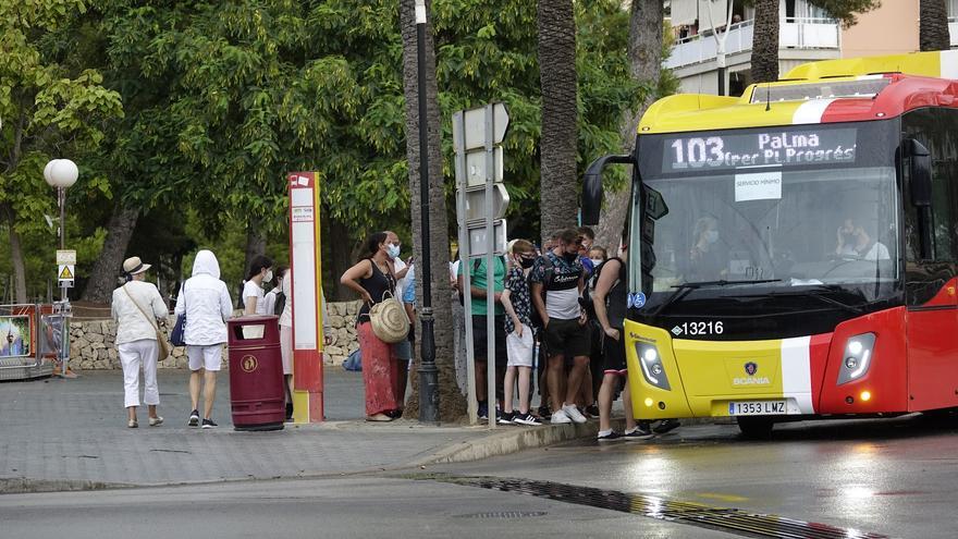 La lluvia intensifica los efectos del paro de 24 horas en los buses de Ponent