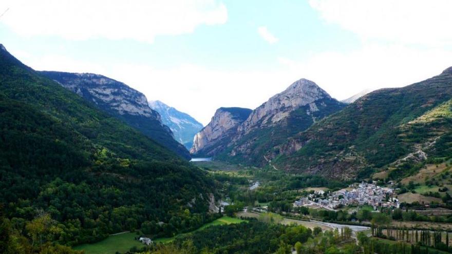 Muere un guardia civil haciendo salto en el Valle de Gistaín