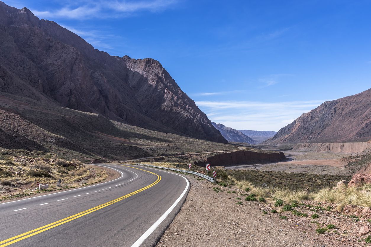 Curvas de la ruta nacional 7 en Mendoza, Argentina