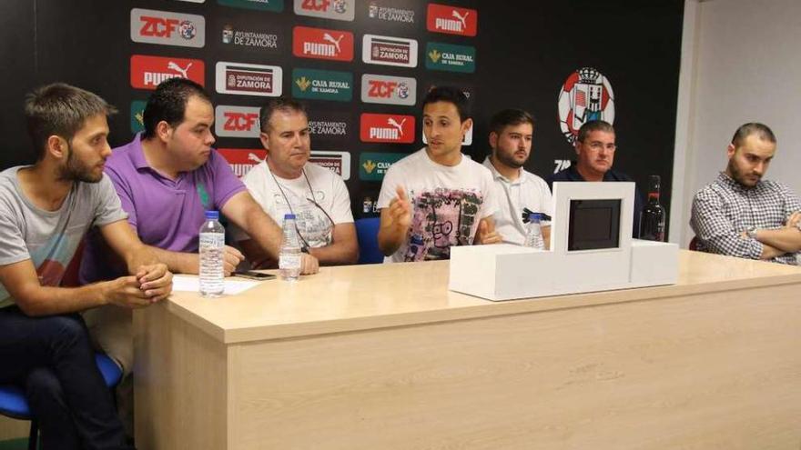 Varios de los responsables del fútbol base del Zamora CF, ayer en el Ruta de la Plata.