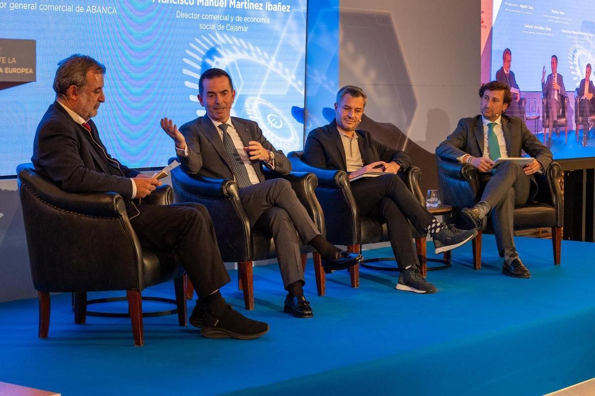 Agustí Sala (El Periódico de Catalunya), junto a Gabriel González Eiroa (Abanca), Nacho Torre (Ibercaja) y Francisco Manuel Martínez Ibáñez (Cajamar)